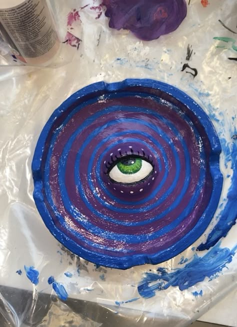 Trippy Ashtray, Pottery Ashtray Ideas, Clay Ash Tray Diy, Ash Tray Ideas, Ashtray Clay, Ashtray Ideas, Random Things To Do, Trippy Eye, Pottery Business