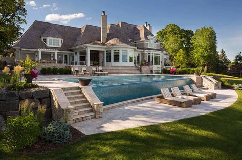 40+ Absolutely spectacular infinity edge pools Stone Patios, Kleiner Pool Design, Infinity Pools, Luxury Swimming Pools, Luxury Landscaping, Small Pool Design, Infinity Edge Pool, Entertaining Space, Pool Decor