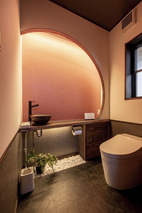 Japanese Restaurant Bathroom, Japanese Toilet Room, Japanese Powder Room, Japanese Toilet Design, Japanese Style Interior Design, Zen Furniture, Japanese Bathroom Design, Toilet Design Modern, Japanese Restaurant Interior