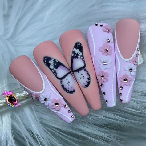 Kelly (@blingy_little_klaws) posted on Instagram • Mar 29, 2022 at 6:47pm UTC 2023 Nails Ideas, Easter Nails Design Spring, Nail Art Designs Valentines, Nail Art Designs Valentines Day, Nail Designs For Beginners, Tiffany Nails, Lux Nails, Nail Therapy, Easy Nail Designs