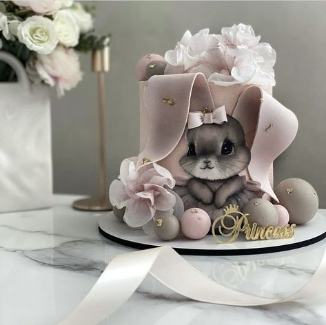 Birthday Cake For Women Simple, Decorate A Cake, Candy Birthday Cakes, Wedding Candy Cake, Aesthetic Cake, Rabbit Cake, Elegant Birthday Cakes, Cool Cake Designs, Cake Decorating Piping