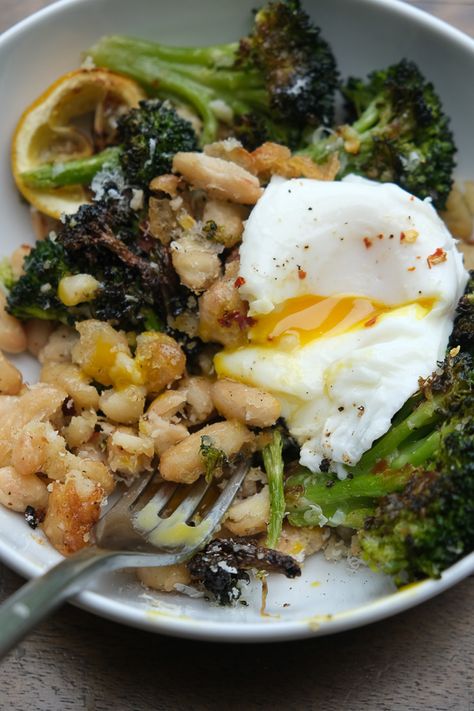 Vegetarian Breakfast Recipes, Simple Dinner, Resep Diet, Roasted Broccoli, God Mat, White Bean, Deilig Mat, Meatless Meals, Veggie Dishes