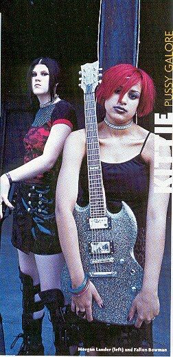 Fallon Bowman, Morgan Lander, 90s Mall Goth, Kittie Band, Alternative Subcultures, Simple Designs To Draw, Band Wallpapers, Twitter Banner, Riot Grrrl