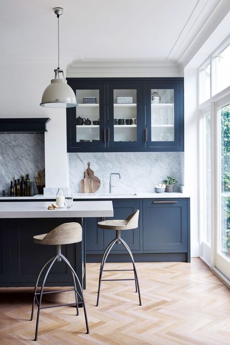 Parisian Kitchen, Open Plan Kitchen Living Room, Blue Cabinets, Scandinavian Kitchen, Kitchen Room Design, Kitchen Inspiration Design, Kitchen Color, Blue Kitchens, Counter Tops