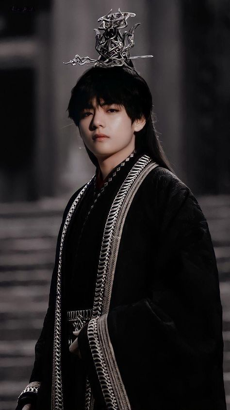 Taehyung Kim Taehyung Prince, Taehyung King, King Taehyung, Cinderella Prince, King Painting, Drawing Books, Chinese Aesthetic, Lovers Photos, Anime Drawing Books