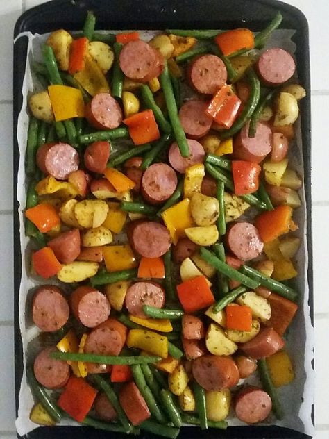 Beef Smoked Sausage Recipe, Rope Sausage Recipes, Hillshire Farm Sausage Recipes, Kilbasa Sausage Recipes, Rope Sausage, Beef Sausage Recipes, Sausage And Veggies, Beans And Potatoes, Sausage Crockpot