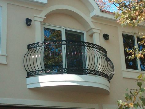 Terrace Railing, Front Balcony Design, Contemporary Balcony, Glass Balcony Railing, Iron Balcony Railing, Minimalist Window, Juliette Balcony, Glass Balcony, Balcony Grill