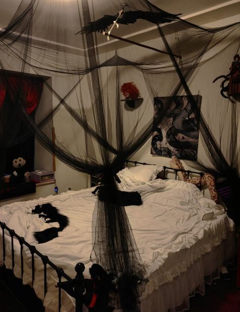 Goth Red Bedroom, Emo House Aesthetic, Cute Emo Bedroom, Visual Kei Room Decor, Emo Apartment Decor, Red Gothic Room, Red Goth Bedroom, Red And Black Bedroom Aesthetic, Red Goth Room