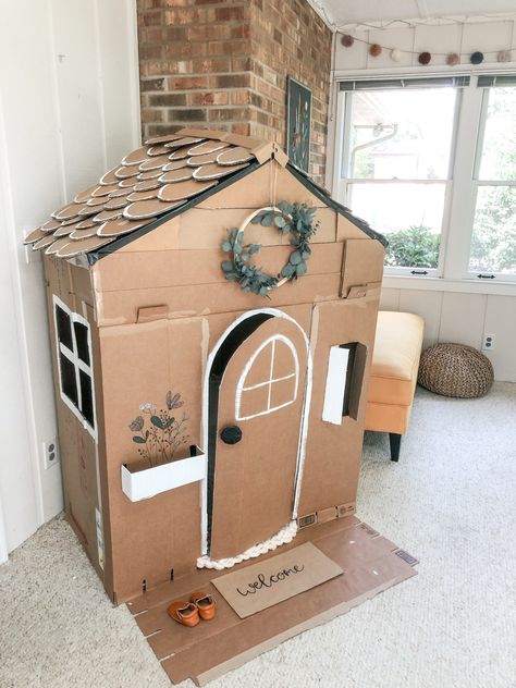 Diy Cardboard Box House, Cardboard Playhouse Ideas, Valentines Cardboard Crafts, Babybel Wax Craft, Cardboard Door Diy, Box House For Kids, Diy Cardboard House For Kids, Makedo Ideas, Cardboard Box Playhouse