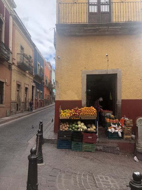 Mexican Nostalgia, Amatitlan, I Miss My Family, Semester Abroad, Mexico History, Nostalgia Aesthetic, Mexican Street, The Plaza, Mexican Culture