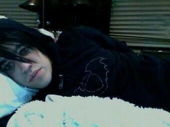 Damn pete takes awesome selfies Pete Wentz Emo Selfie, Pete Wentz Myspace, Pete Wentz Selfie, Fall Out Boy Tumblr, Peter Wentz, Pete Wentz, Emo Guys, Frank Iero, Band Memes