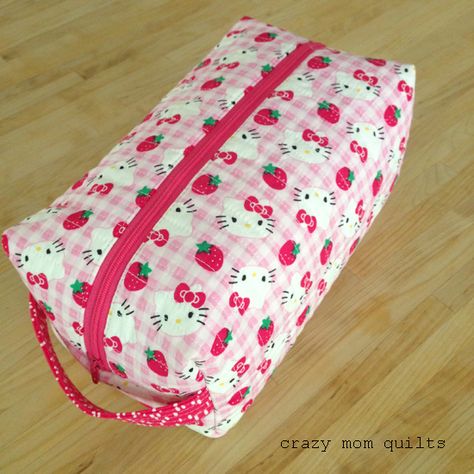 crazy mom quilts: a pair of boxy pouches Box Bag Pattern, Boxy Pouch, Boxy Bags, Do Not Enter, Crazy Mom, Small Sewing Projects, Background Fabric, Birch Trees, Memory Quilt