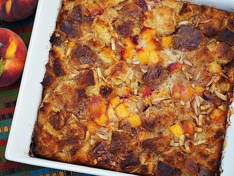 Whiskey Bread Pudding, Fireball Whiskey Recipes, Peach Bread Pudding, Peach Bread Puddings, Bread Pudding Sauce, Cinnamon Bread Pudding, Peach Whiskey, Whiskey Sauce, Ambrosia Fruit Salad