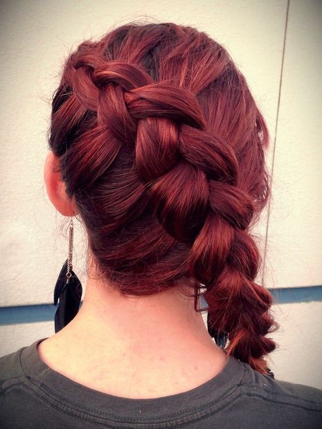 Picture of How To:Signature Katniss Braid Katniss Everdeen Braid, Katniss Hair, Katniss Braid, Creative Braids, Curled Hair With Braid, Pony Hairstyles, Stunning Hairstyles, Katniss Everdeen, Easy Braids