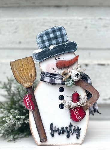 Wood Pallet Christmas Projects, Hot Cocoa Ornaments, Yarn Beard, Frosty Snowman, Snowman Crafts Diy, Easy To Paint, Wood Snowman, Snowman Pattern, Scroll Saw Patterns Free