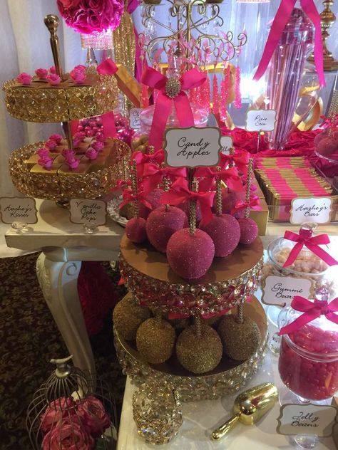 Wedding Sweets Bar, Gold Candy Buffet, Cakesicles Ideas, Pink Candy Buffet, Sweets Table Wedding, Sweets Bar, Fiesta Bridal Shower, Gold Candy, Sweet Tables