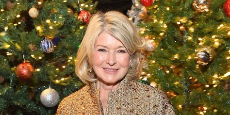 Martha Stewart told us the 3 recipes she thinks everyone should learn how to make for the holidays Christmas Card Display, Viral Photo, Duck Breast, Cheese Straws, Coconut Sauce, Holiday Favorite Recipes, Celebrity Chef, Kitchen Drawer, Creamed Spinach