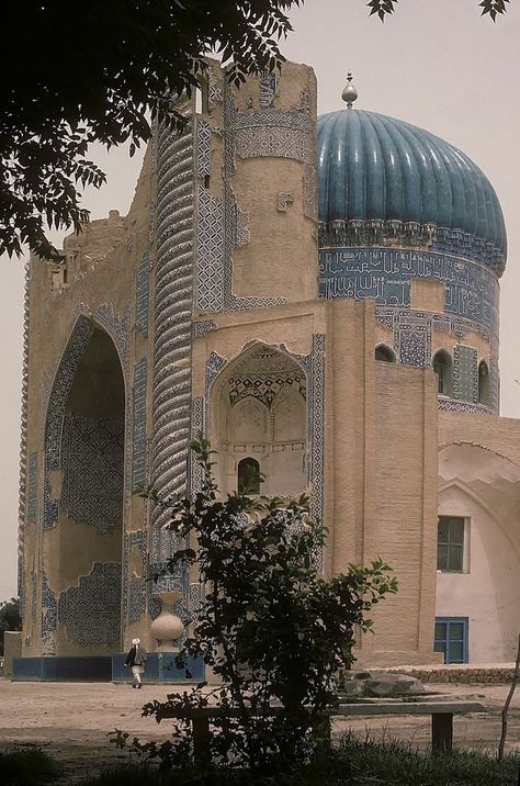 Old Afghanistan, Balkh Afghanistan, Afghanistan Photography, Afghanistan Culture, Beautiful Mosque, Mughal Architecture, Mosque Art, Asian Countries, Flowers Photography Wallpaper