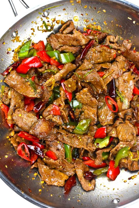 Hunan Sauce, Hunan Beef, Spicy Stir Fry Sauce, Spicy Stir Fry, Chili Oil Recipe, Dried Chili Peppers, Chinese Stir Fry, Asian Noodle Recipes, Chinese Cooking Wine