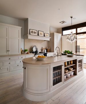 English Style Kitchen, Curved Kitchen, Kitchen Chimney, Kitchen Cooker, Kitchen Concepts, Uk Kitchen, Classic Kitchens, Kitchen Diner, Ideas Pictures