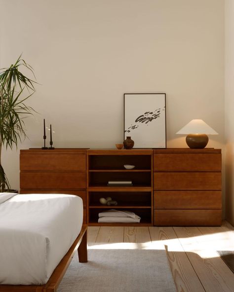 Decor • Instagram Dresser Placement In Bedroom, Dressers Next To Bed, Dresser Next To Bed, Dresser In Bedroom, Dresser Styling, Dresser Decor Bedroom, Dresser Shelves, Large Dresser, Mid Century Modern Bedroom