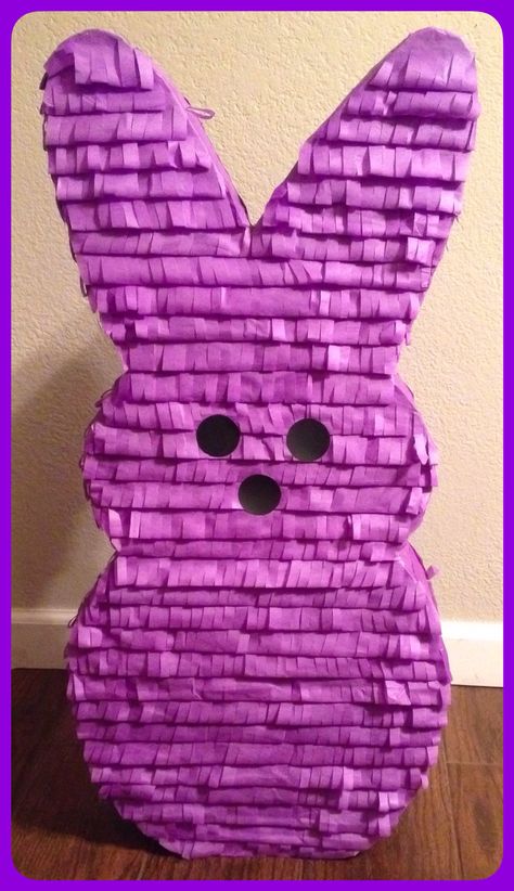 Peeps piñata #SweetdetailsbyKarla #Peepspiñata #Easterpiñata #peepsbunny Peeps Party Ideas, Peeps Piñata, Easter Pinata Ideas, Rabbit Pinata, Diy Easter Pinata, Bunny Pinata Diy, Easter Pinata, Peep Yard Decor, Peeps Treats