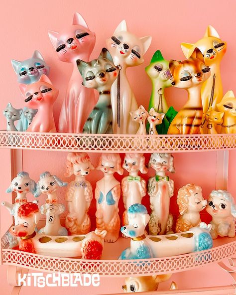 Doing a little studio spring clean today so here’s some vintage kitsch and toy dopamine for ya! 💛🎀✨💝 🌸 🌸 🌸 🌸 🌸 #vintage #vintagecollector #vintageplanter #vintageplanters #vintagekitsch #atomic #retro #kitsch #kitschycute #pastel #pastelaesthetic #vintagefigurines #anthropomorphic #vintagejapan #vintageceramics #ceramics #wallplaque #wallpocket #rubens #rubensoriginals #vintageceramics #relpo #samsonimports #lefton #norcrest napco #inarco #retro #pink #kitschy #atomic #babyplanter #vintagepla... Vintage Kitsch 1950s, Kitschy Aesthetic, Sam Son, Atomic Retro, Condiment Sets, Spring Clean, Jelly Jars, Vintage Mushroom, Vintage Kitsch