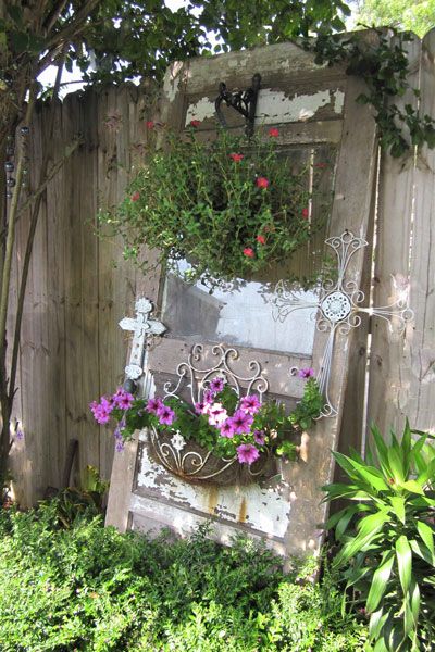 Waste not, want not - Neil Sperry's GARDENS Old Door Ideas, Garden Diy Decoration Ideas, Diy Garden Decor Projects, Outside Garden, Shabby Chic Garden, Garden Junk, Recycled Garden, Garden Decor Projects, Vintage Garden Decor