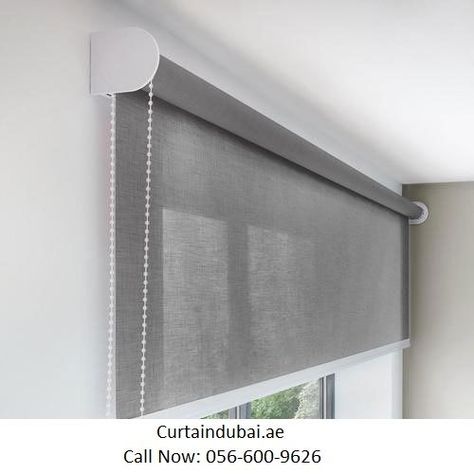 Cortina Roller, Bathroom Window Treatments, Bathroom Blinds, Cleaning Blinds, Blinds Design, Casa Country, Vintage Farmhouse Kitchen, Roller Blind, Modern Curtains