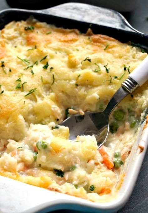 Fish Casserole Recipes, Chicken Cobbler Recipe, Salmon And Veggies, Fish Casserole, Creamy Salmon, Lent Recipes, Cheesy Mashed Potatoes, Potato Toppings, Fish Pie