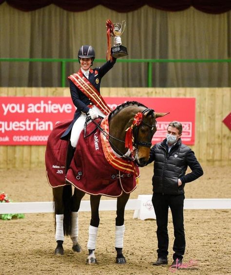 Another win and PB of Charlotte and Freebie at the British Dressage National Grand Prix Championships (22/12/2020) GP at 83.04% & over the 90% barrier in the music ©︎Jess Tog Working Hunter Jumps, Grand Prix Dressage, Horseback Aesthetic, Kiara Aesthetic, Valegro Horse, Dressage Aesthetic, Equestrian Friends, Charlotte Dujardin, Dressage Competition