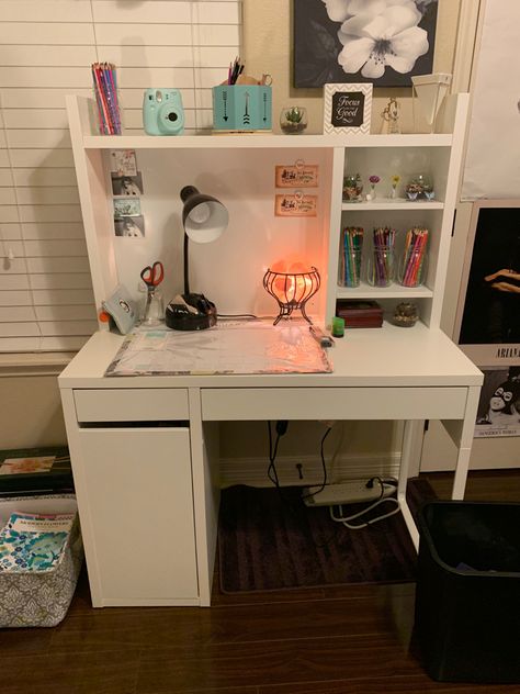 Hey everyone! I love this desk so much. It’s so cute and even though it’s small, it still has a decent work space! :) This one is called the Ikea Micke desk. Small Ikea Desk Ideas, Small Desk Ideas Organization, Aesthetic Ikea Desk, Bureau Micke Ikea, Ikea Micke Desk Aesthetic, Micke Desk Aesthetic, Study Desk In Bedroom Small Spaces, Ikea Micke Desk Organization, Ikea Desk Decor