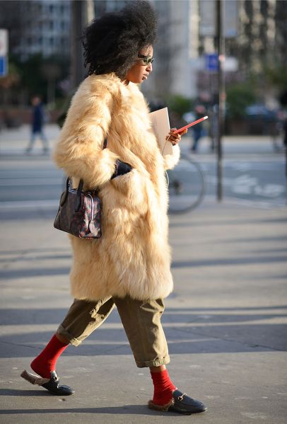 Loafer Mules Outfit, Mule Outfits, Mules Outfit, 70 Outfits, Photography Pics, Sock Outfits, Chic Coat, Clothing Staples, Paris Fashion Week Street Style