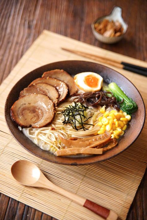 Ramen Noodle Photography, Japanese Food Photography, Asian Food Photography, Street Food Design, Street Food Market, Food Innovation, Asian Street Food, Japan Food, Food Market