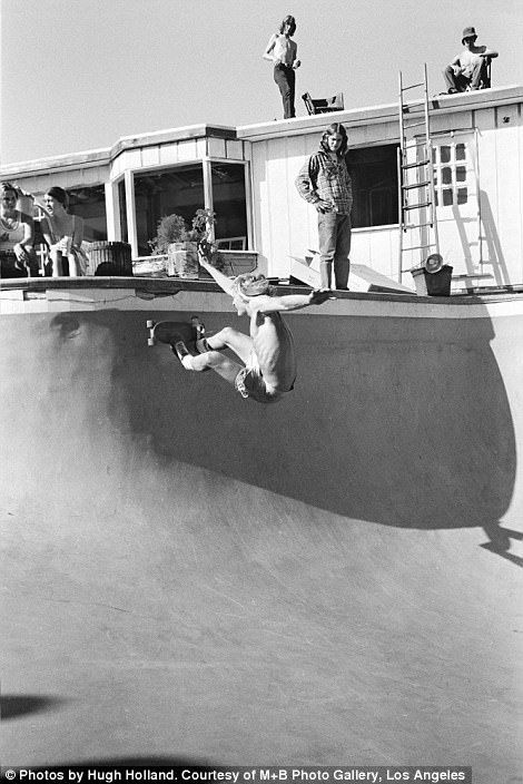 California skateboarding revolution captured in photos Arto Saari, Hugh Holland, Holland Photography, Photography Essentials, Black And White City, Fine Photography, Building A Pool, City Photography, Skate Park