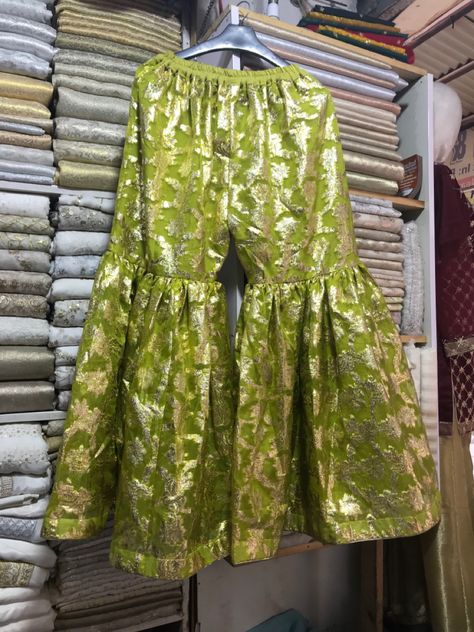 Mehndi Green banarsi lorex garara Available in different colors For order call +923036554554 Yellow Garara, Organza Garara, Garara Suits Designs, Grara Dress, Garara Designs, Cotton Suit Designs, Mehndi Outfit, Pakistani Suit, Pakistani Wedding Outfits