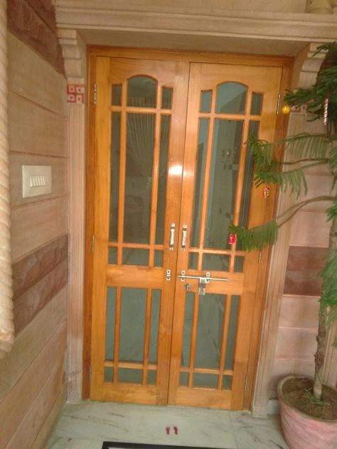 Jali Wala Double Door Wooden, Double Door Design Wood Jali, Jali Gate, Jaali Door, Wooden Double Front Doors, Door Shutters, Wooden Window Design, Net Door, Main Doors