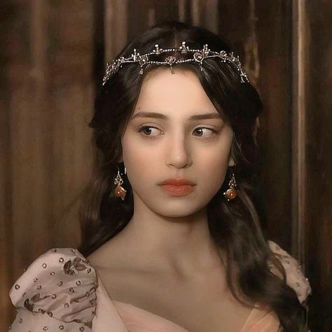 Charles Beckendorf Face Claim, Regency Era Face Claim, Face Claims Brown Hair, Brunette Female Face Claims, Goddess Face Claim, Royal Face Claim, Brown Hair Princess, Alyssa Velaryon, Faceclaims Female