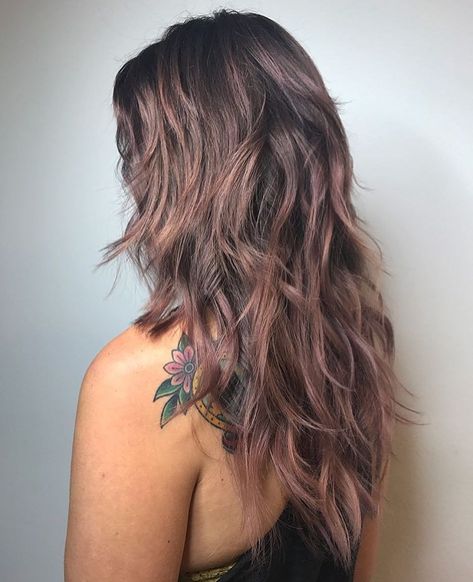 V-Cut Shag with Layers and Pale Pink Balayage Shaggy Layered Haircut, Shag Layered Hairstyles, Medium Shag Hairstyles, Curly Shag Haircut, Long Shag Hairstyles, Medium Shag Haircuts, Long Shag, Long Shag Haircut, Shaggy Haircuts