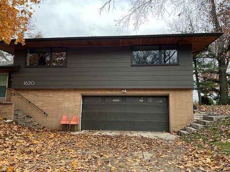 Brown Wood Siding Exterior, Dark Brown Siding Exterior Black Trim, Rich Espresso Hardie Siding, Hardie Board Siding Rich Espresso, Cedar Soffit, James Hardie Rich Espresso Siding, James Hardie Dried Eucalyptus, Hardie Board Siding Colors, Hardy Plank