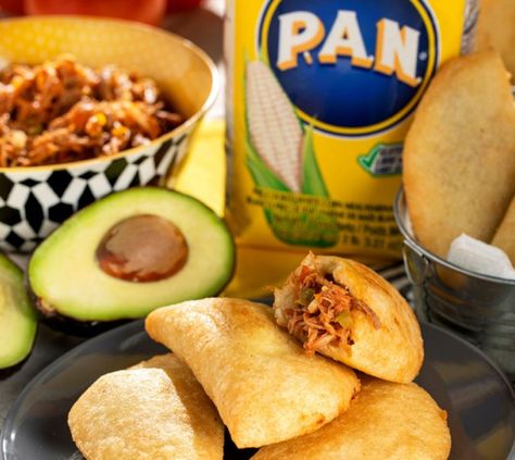 Harina P.A.N. – What Is It and 7 Delicious Recipes P.a.n Recipes, Recipes Using Pan Cornmeal, Pan Cornmeal Recipes, Masa Recipes, Colombian Dishes, Arepas Recipe, Cornmeal Recipes, Colombian Food, Wheat Free Recipes