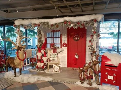 Photo With Santa Backdrop, Christmas Santa Photoshoot, Grinch Photoshoot Backdrop, Santa House Decorations Ideas, Christmas Photo Props Outdoor, Photobooth Christmas Ideas, Santas Grotto Ideas Decoration, Pictures With Santa Backdrop, Santa Backdrops For Pictures