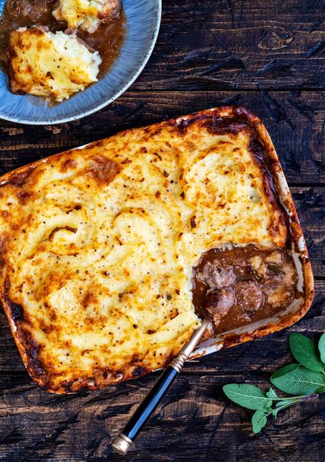 This hearty Sausage Pie with sausages in a rich onion gravy topped with fluffy mashed potatoes is the ultimate comfort food meal! Ground Meat Casserole, Vegetarian Cottage Pie, Lentil Shepherds Pie, Sausage Pie Recipe, Lentils Mushrooms, Vegan Casserole Recipes, Sausage Pie, Sausage And Mash, Vegan Shepherds Pie