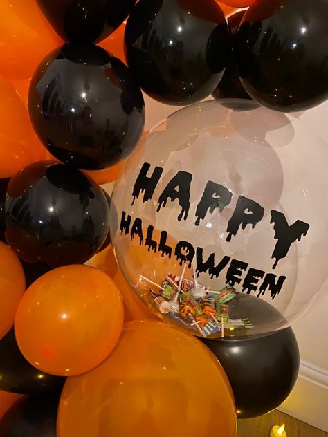 Halloween Bobo Balloons, Balloon Styling, Bobo Balloons, Halloween Balloon, Halloween Baskets, Halloween Events, Halloween Balloons, Diy Balloon, Balloon Diy