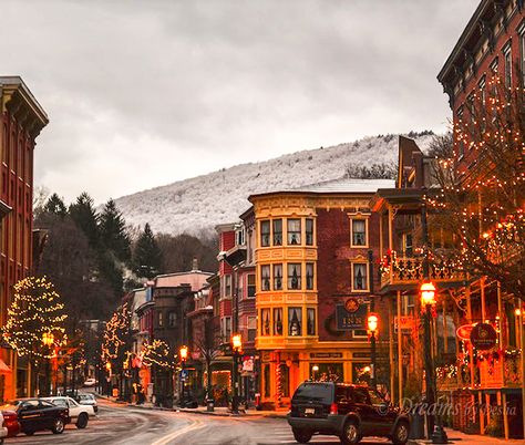 Enjoy the classic Christmas scenery in Jim Thorpe in the #PoconoMtns! Jim Thorpe, Pennsylvania Travel, Orange Christmas, Christmas Town, Christmas Travel, On The Road Again, Weekend Trips, Oh The Places Youll Go, Vacation Destinations