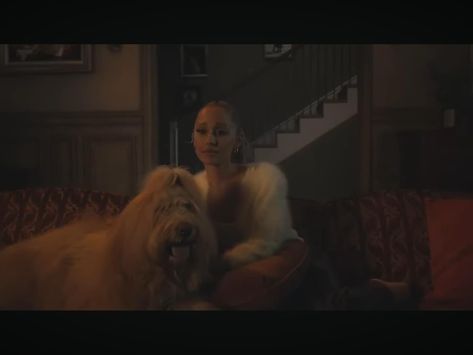 dog mum Ariana Grande Music Videos, R&b And Soul, Instagram Dog, Ariana Grande Gif, Dog Mum, Ariana Grande Pictures, Friends Gif, Ariana G, Music Album Cover