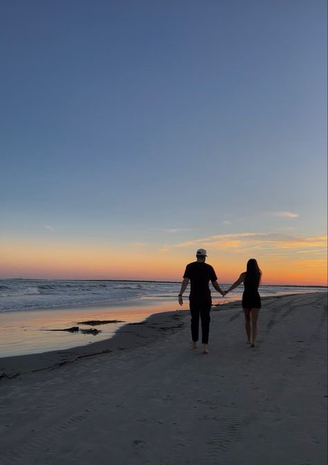 relationship goals love boyfriend couple ig inspo beach photoshoot Vacations With Boyfriend, Beach Photo Ideas With Boyfriend, Couple Trip Photos, Beach Photo With Boyfriend, Beach Pic With Boyfriend, Beach Relationship Goals, Couple Goal Beach, Couple Photo At Beach, Beach Instagram Pictures Couple