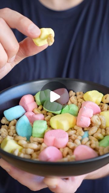 1.5M views · 108K likes | Roice Bethel on Instagram: "WORLDS BEST FOOD HACK?!?! Using food science to hack your everyday foods is definitely the way to go. The odd part is this hack only seems to work one day out of the year … today … #foodhacks #foodscience #foodies #foodiesofinstagram #aprilfools #cooking" Food Hacks Videos, Fancy Desserts Presentation, Edible Bird's Nest, Fun Food Ideas, Expired Food, Amazing Food Hacks, Kid Snacks, How To Roast Hazelnuts, Food Challenge