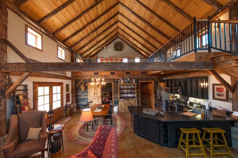 Barn Living Rooms - Barns with Living Quarters Barn Living Quarters, Pole Barn Living Quarters, Shop With Living Quarters, Pole Barn Designs, Barn With Living Quarters, Gambrel Barn, Barn Homes Floor Plans, Luxury Homes Exterior, House Plan With Loft