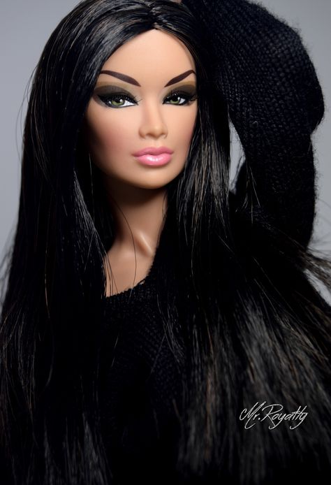 Viviana Armiere. 12 de Junio de 1975 hijas 2: julieta y julianna Barbie Outfits Black, Barbie Movie Outfits, Movie Outfits, Barbie Fashion Royalty, Dress Barbie Doll, Barbie Fashionista Dolls, Barbie Outfits, Glam Doll, Barbie Hair